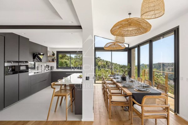Nice – Elegant fully renovated property in a prime setting. — photo 6