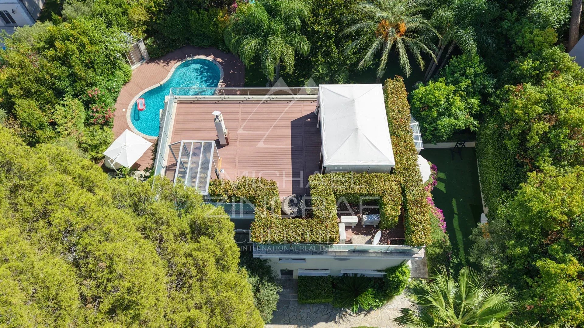 4 Bedroom Villa/Townhouse's Image 3