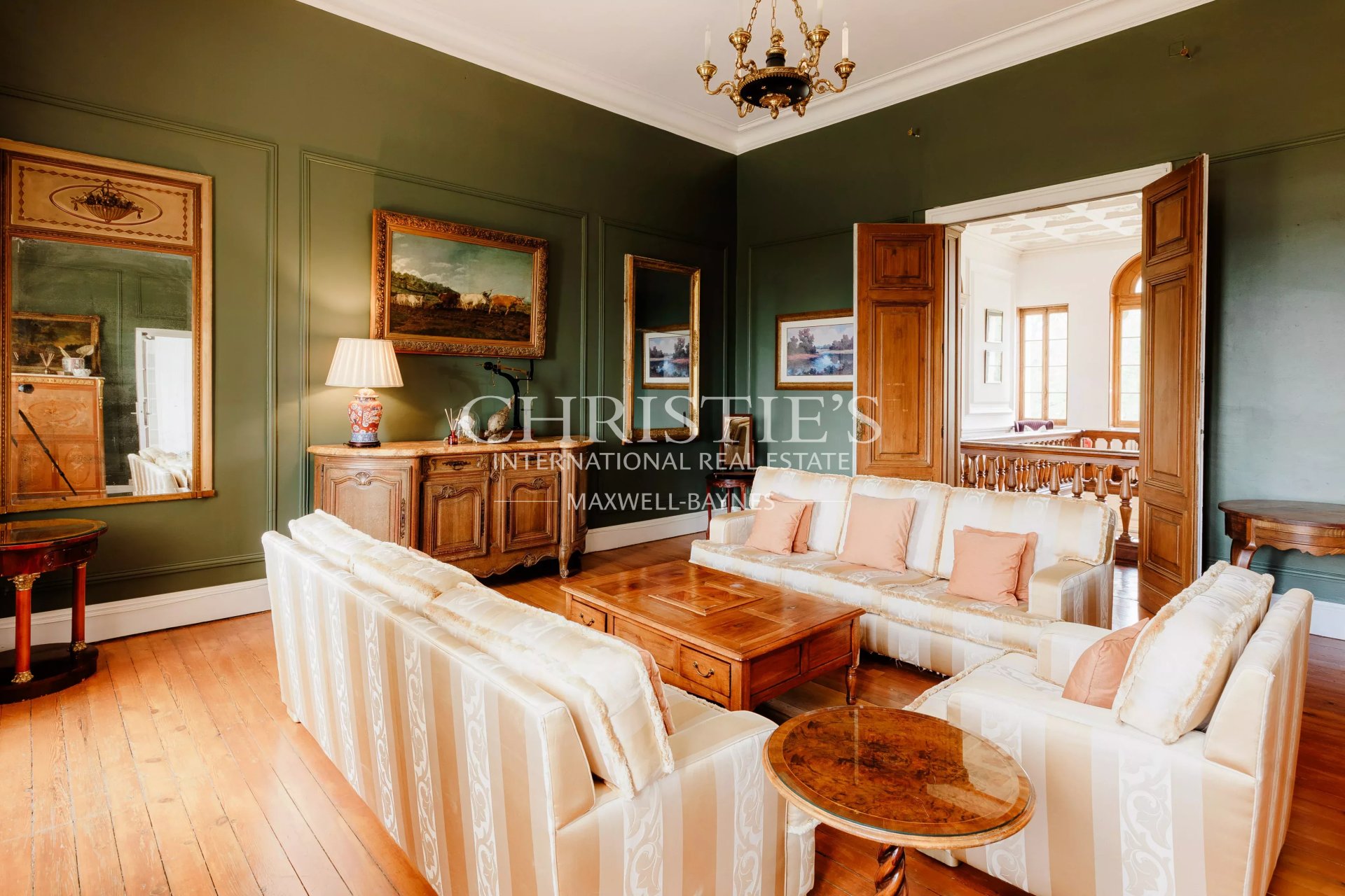 53 Bedroom Chateau's Image 19