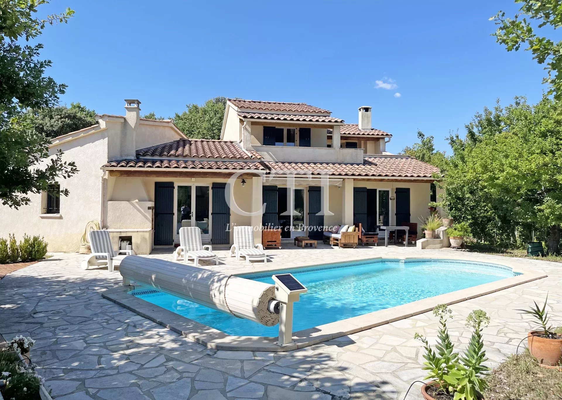 Agence immobilière de 