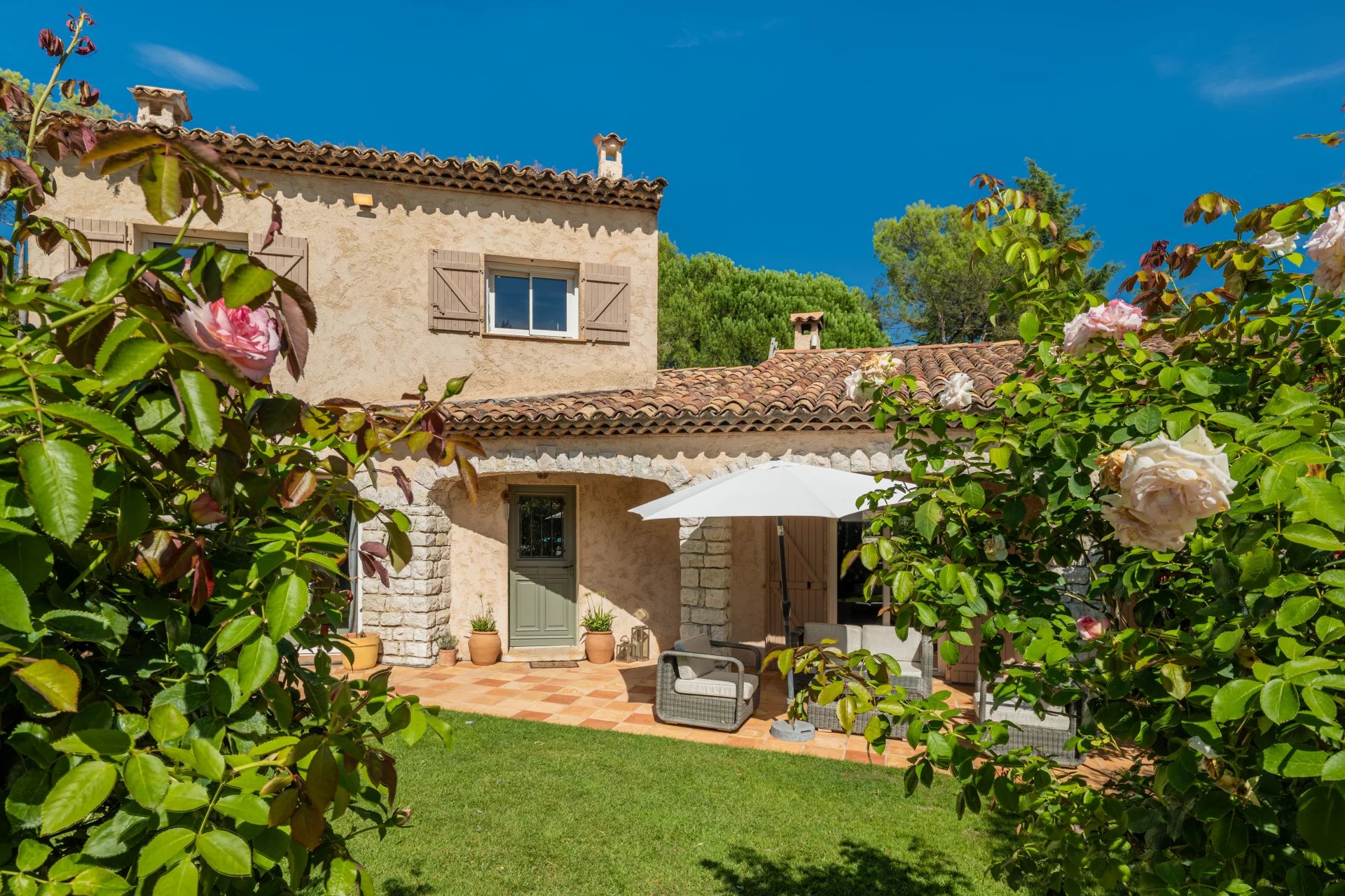 Sale House Roquefort-les-Pins
