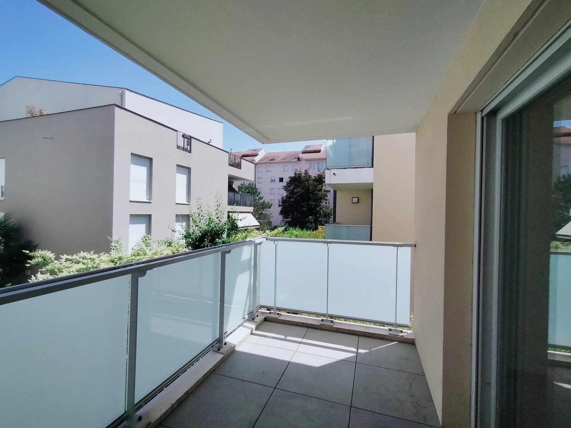 4555438 Location Villeurbanne