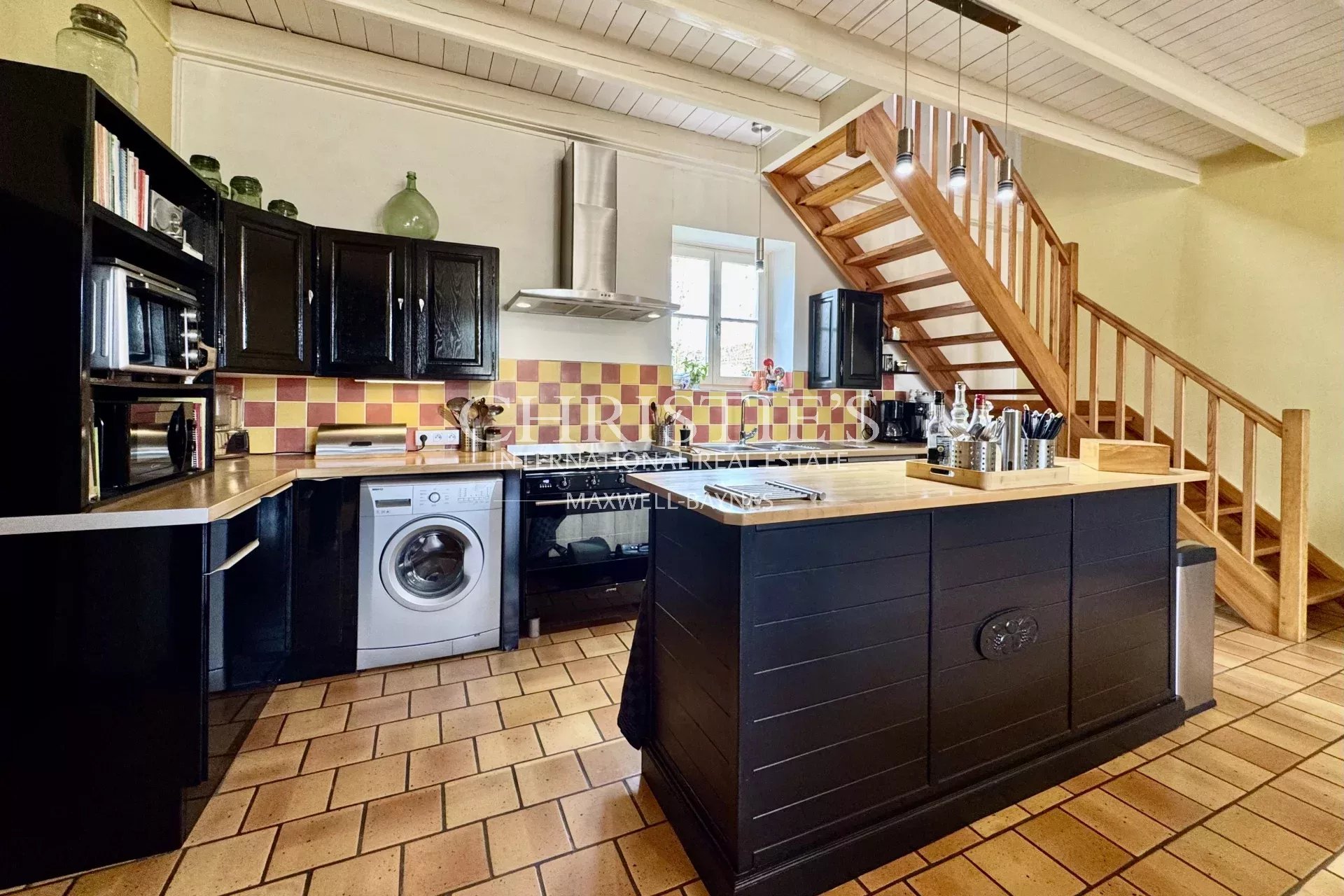 6 Bedroom Villa/Townhouse's Image 17