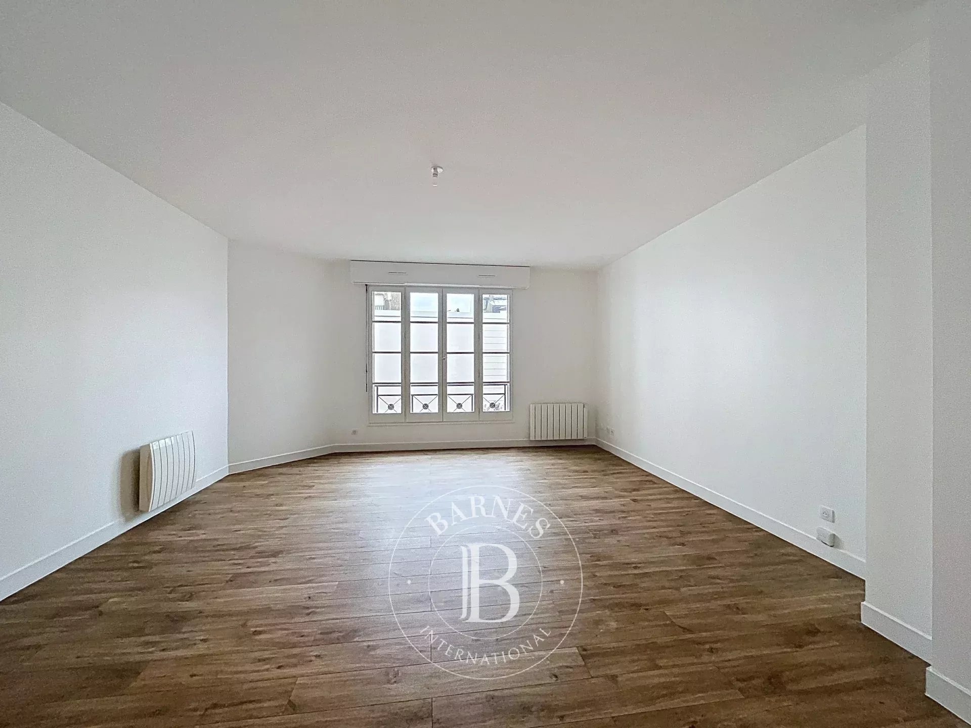 The BARNES rental department... - picture 2