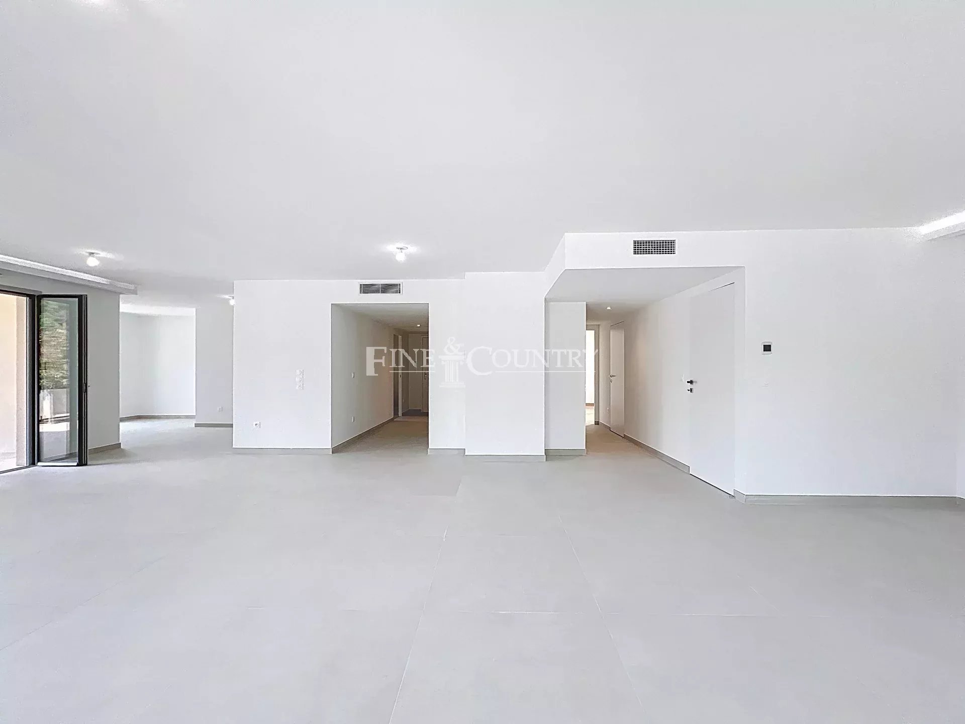 Photo of Apartment for Sale – Le Cannet – Sea View