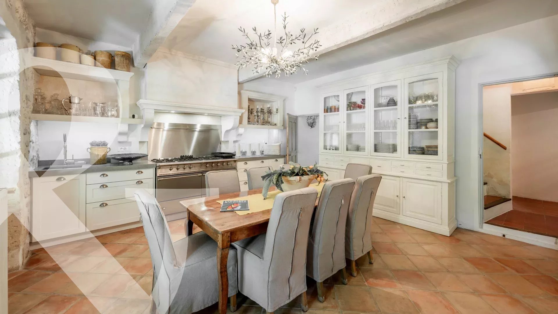 NOBLESSE ET ELEGANCE