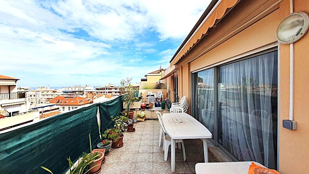 3 camere di 73 m2 con grande terrazza Garage