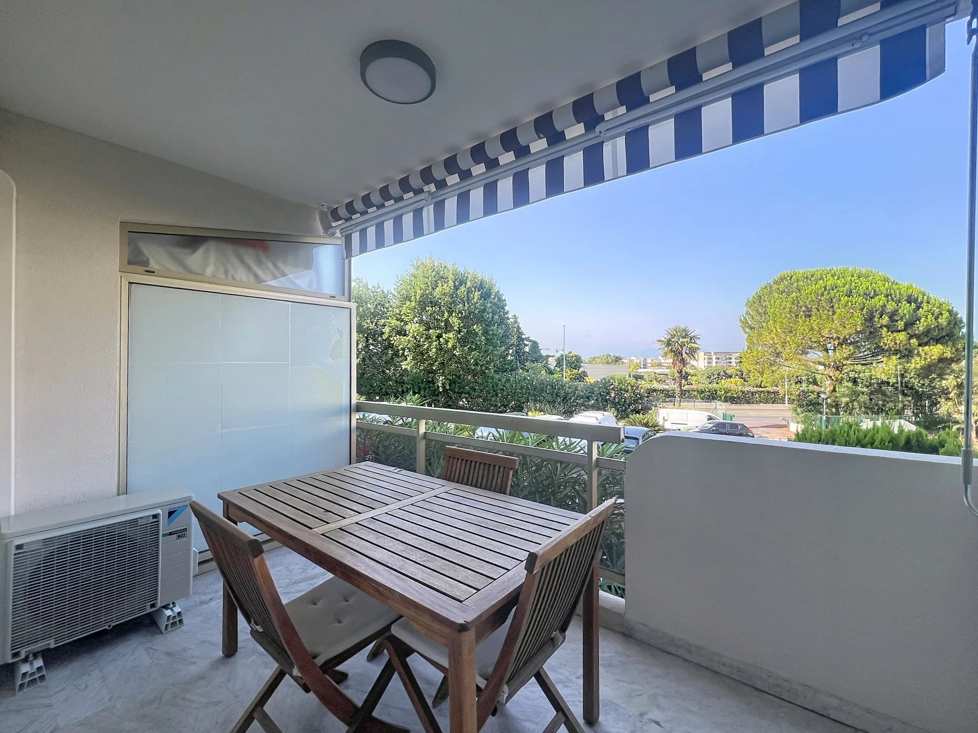 Antibes - Studio avec parking et cave