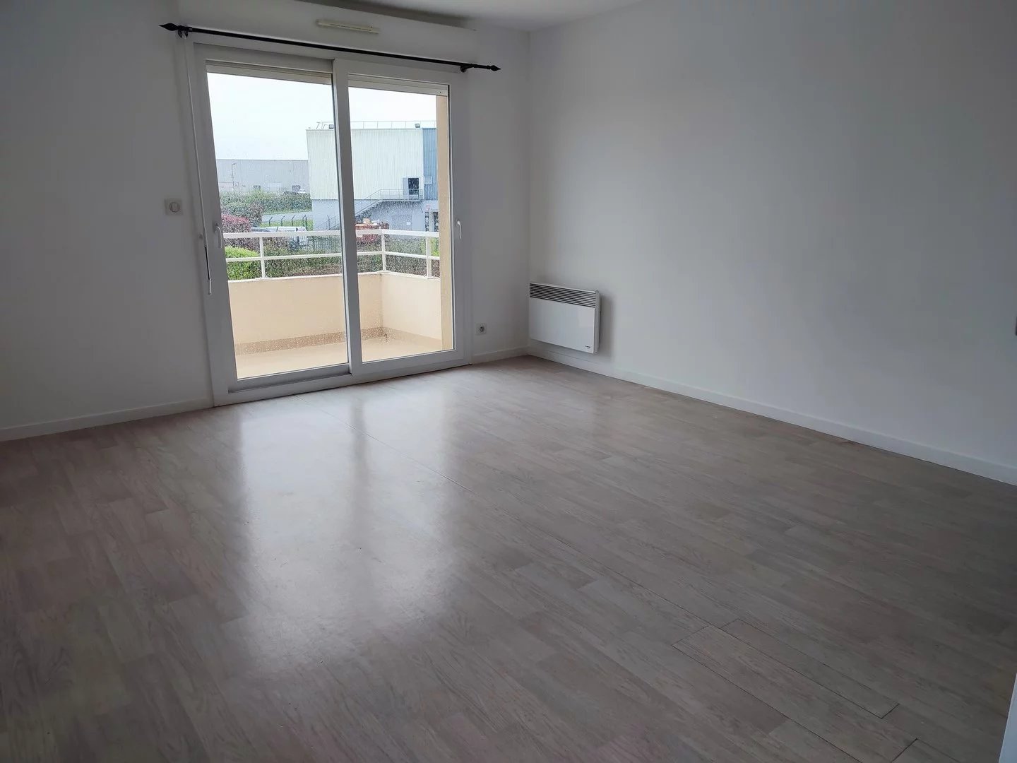 APARTEMNT T1 LEHON-PROXIMITE CENTRE COMMERCIAL