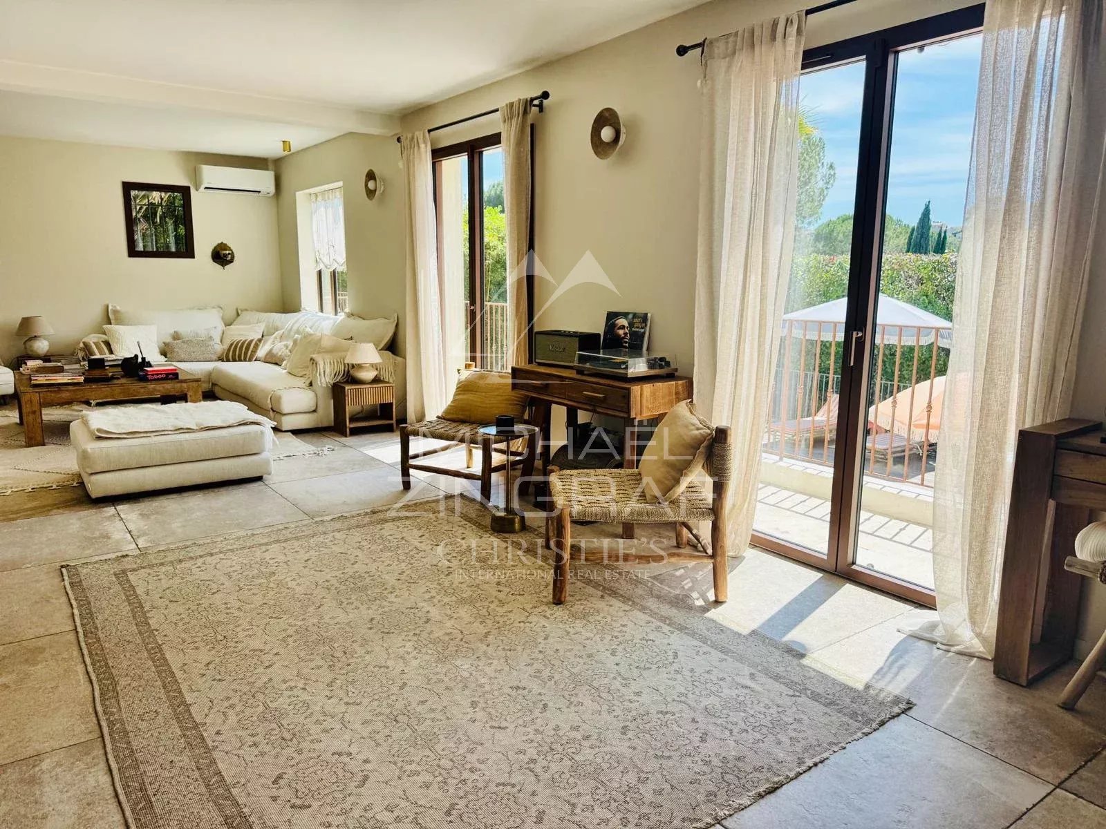 3 Bedroom Villa/Townhouse's Image 3