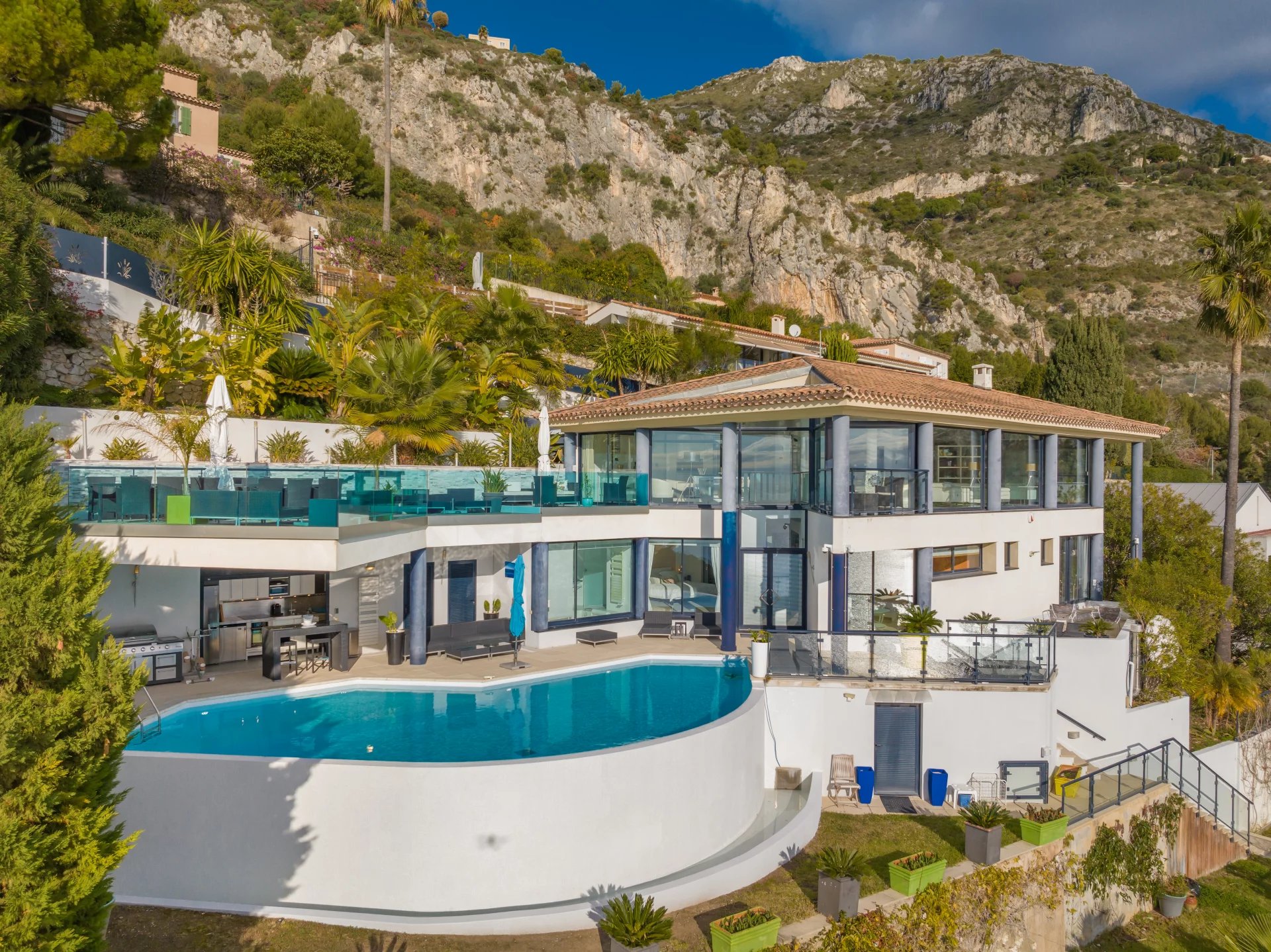 Exceptional Contemporary Villa with Panoramic Sea Views