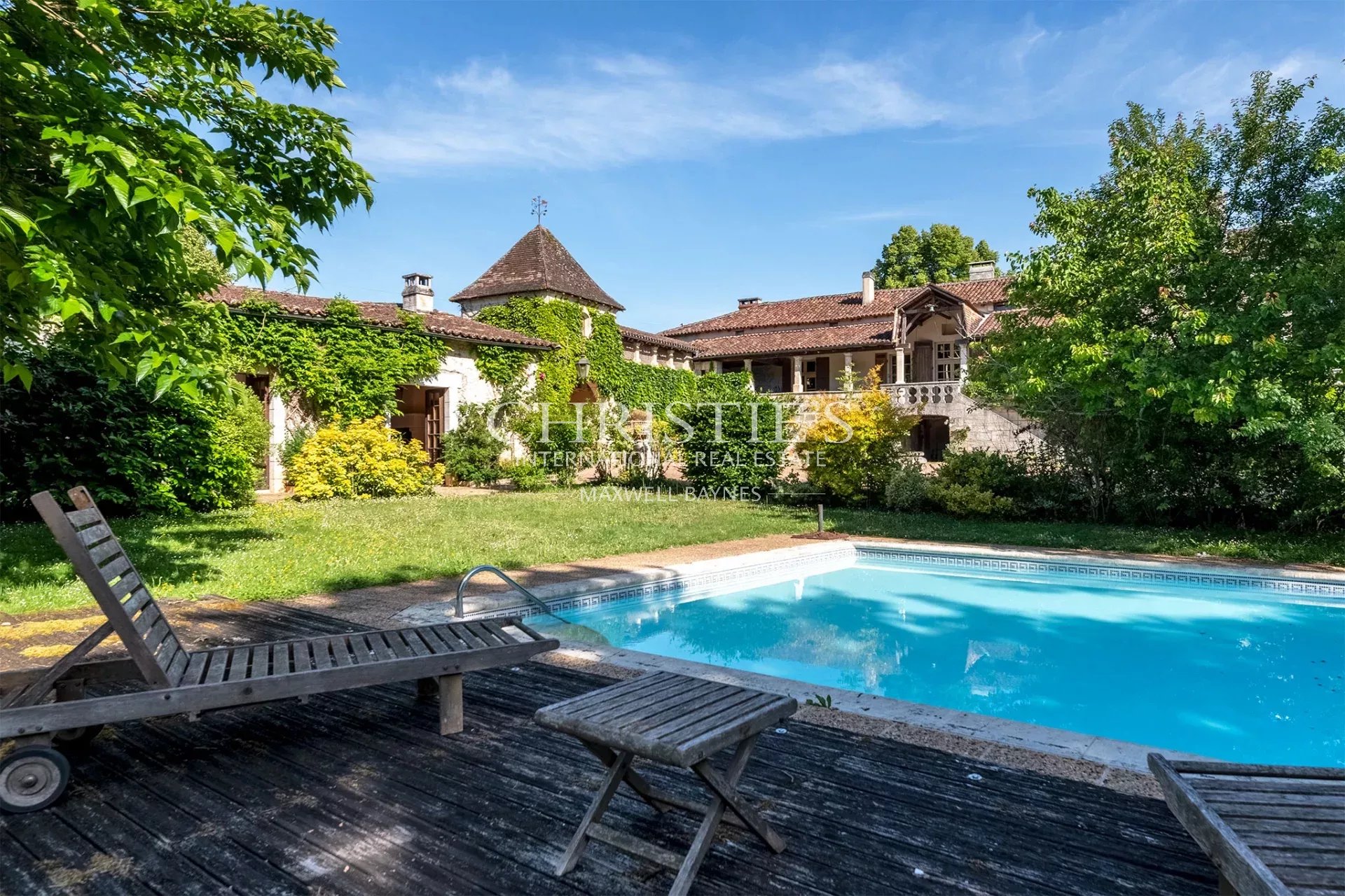 14 Bedroom Villa/Townhouse's Image 20