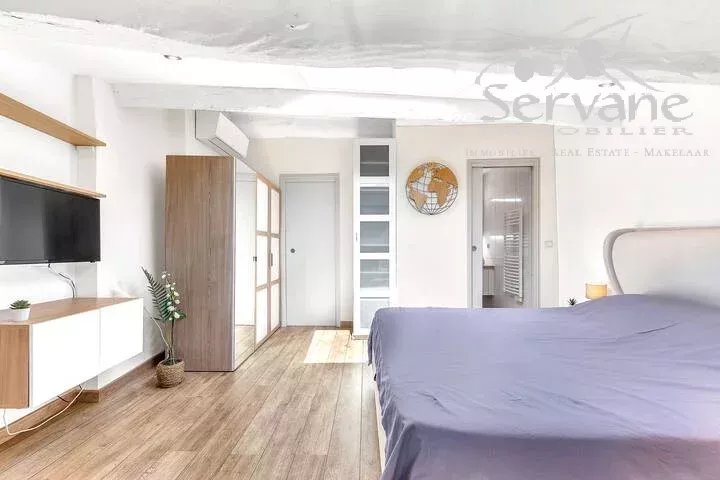 SUPERB ONE BEDROOM APARTMENT IN DUPLEX