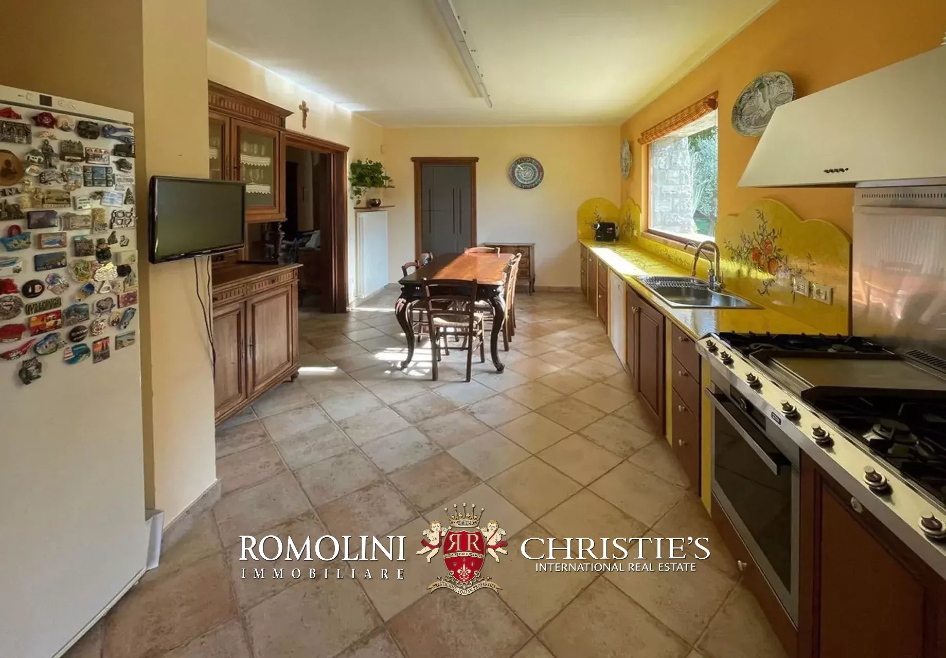 7 Bedroom Villa/Townhouse's Image 16