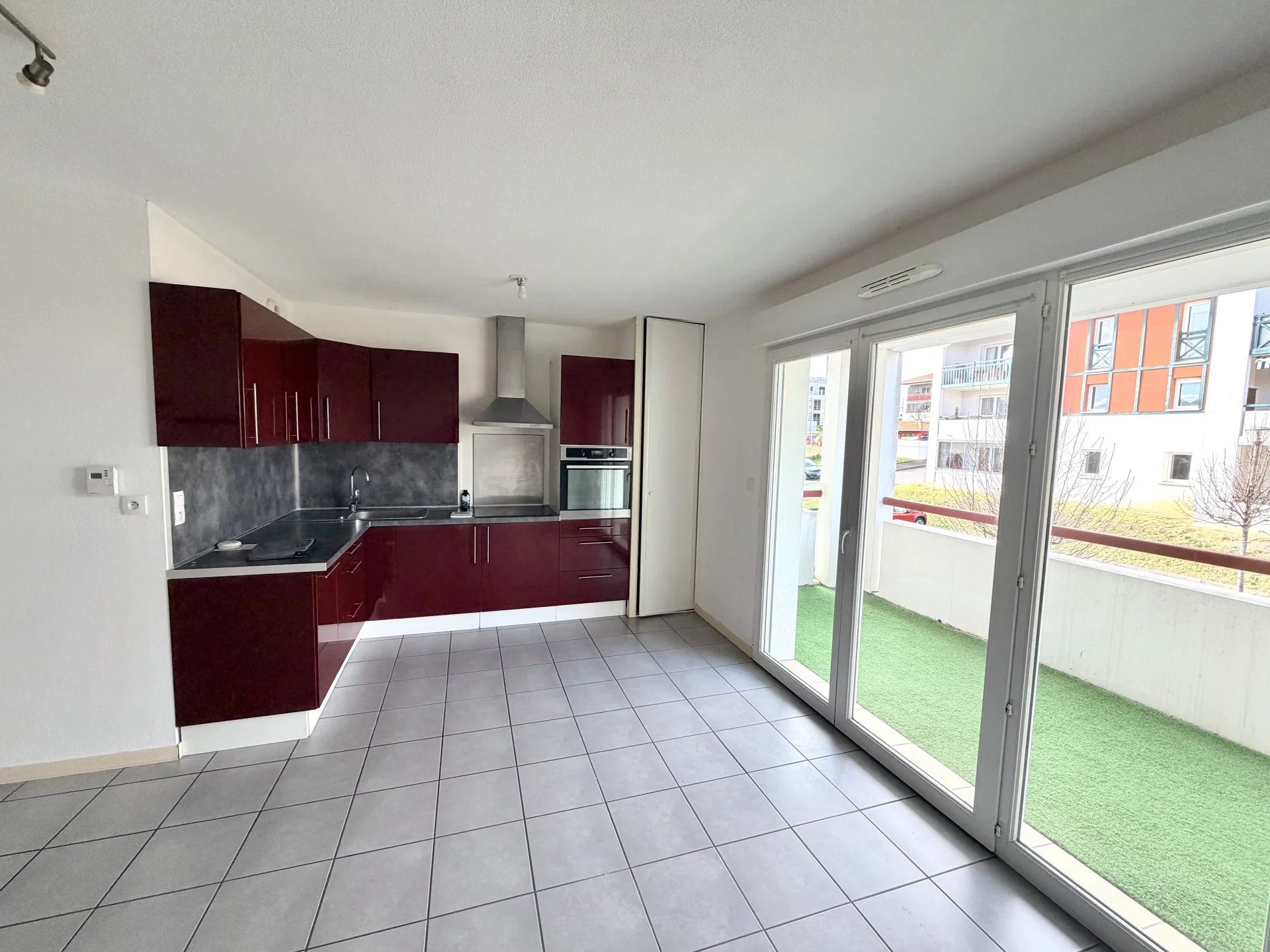 Appartement 2 pièces 44 m2 avec terrasse ! - Photo 2