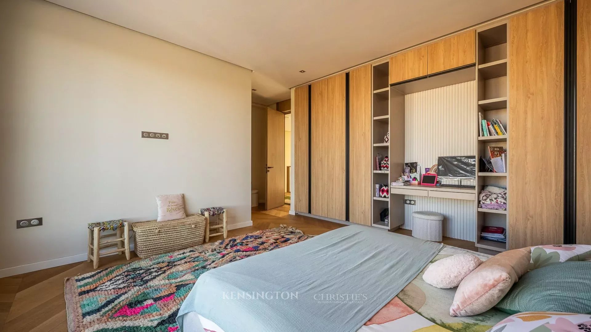 4 Bedroom Villa/Townhouse's Image 38