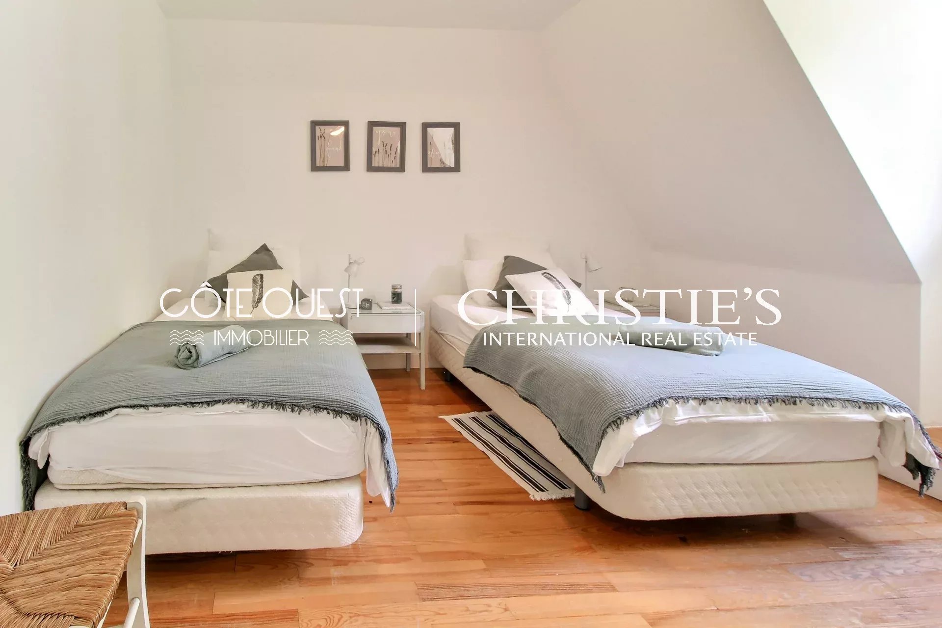 7 Bedroom Villa/Townhouse's Image 12