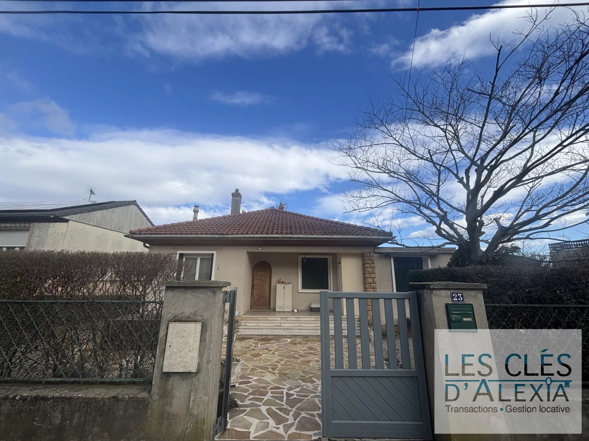 Charmante maison de 3 chambres avec jardin à Givors Bans – Quartier calme