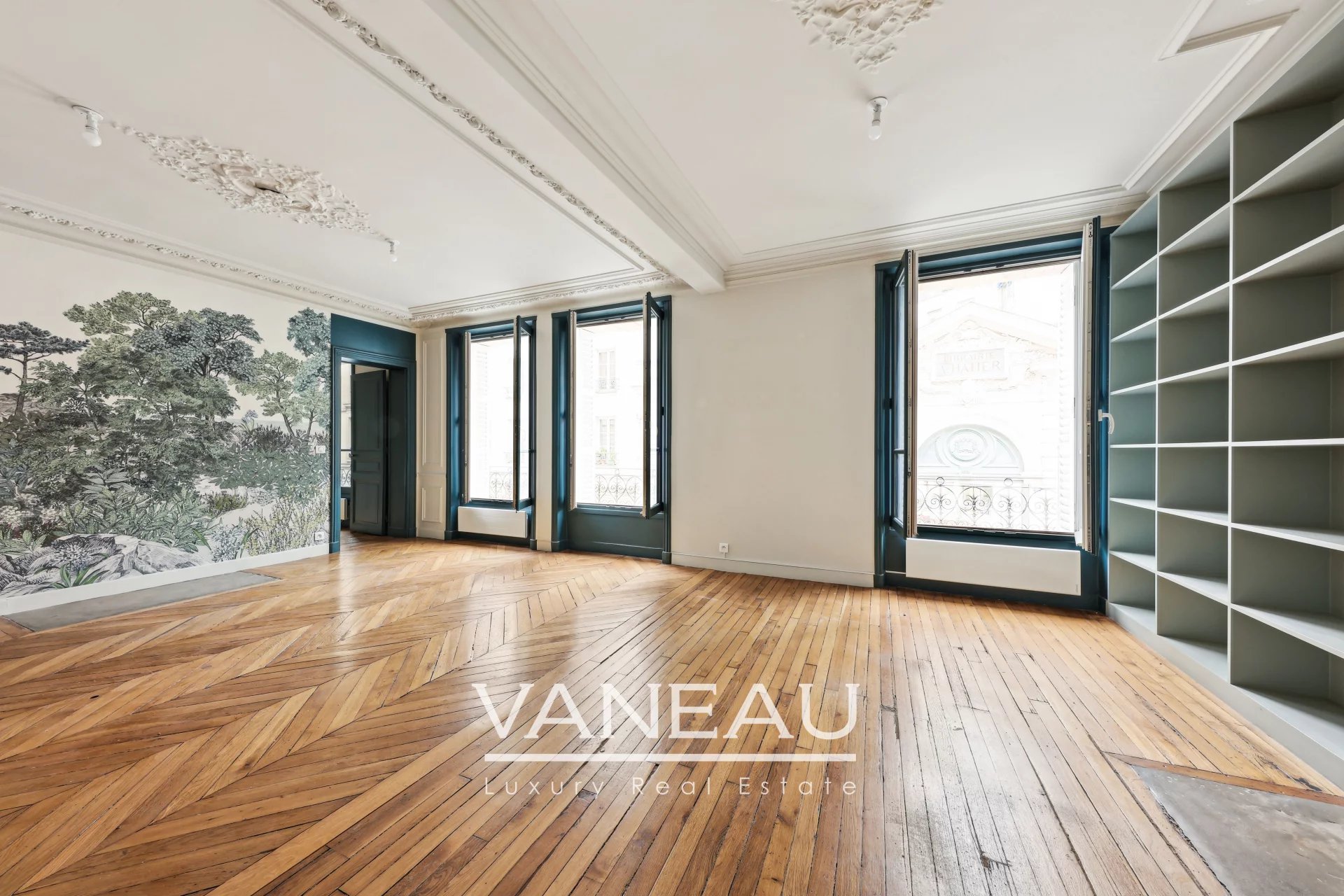 Elegant 4-5 room apartment in Paris 6th district