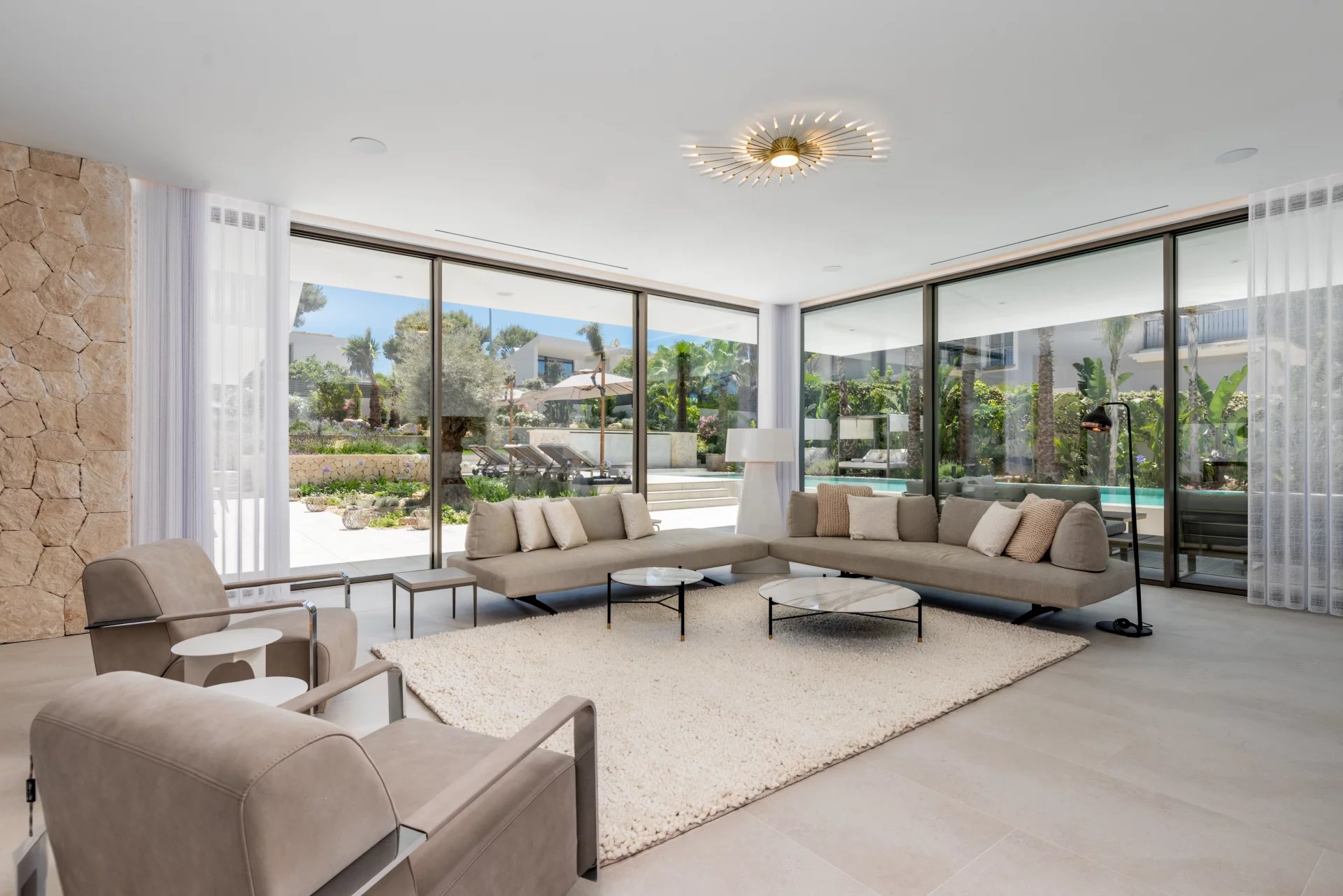 Luxury villa in a very quiet residential area