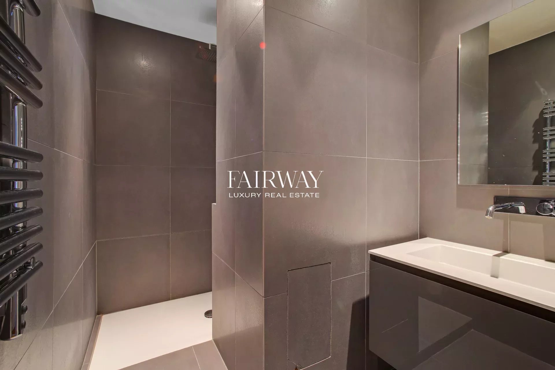 Appartement familial - 5 chambres - Parc Monceau - Parking - Calme absolu