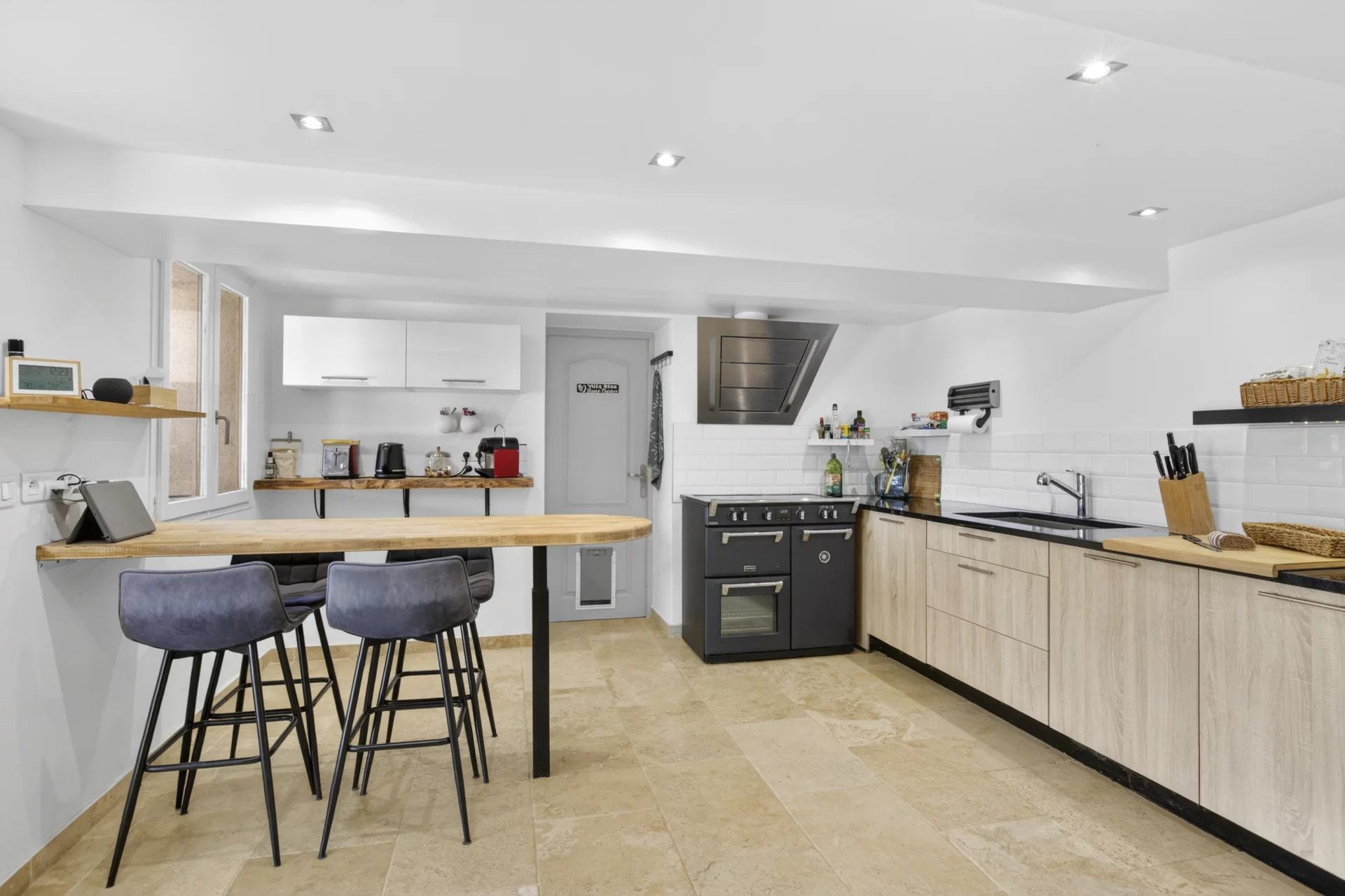 Renovated stone house with independent apartment walking distance to the village – Montauroux