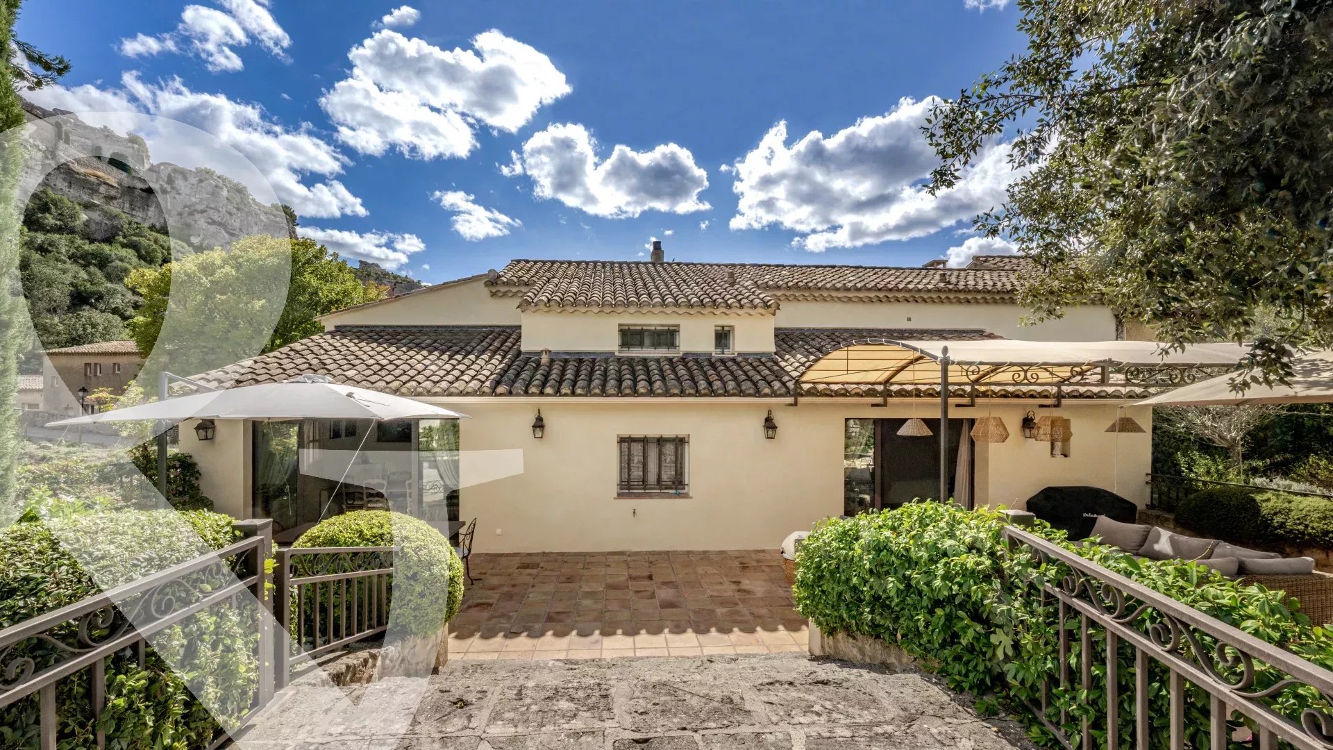 MAGNIFIQUE VUE SUR LES BAUX DE PROVENCE
