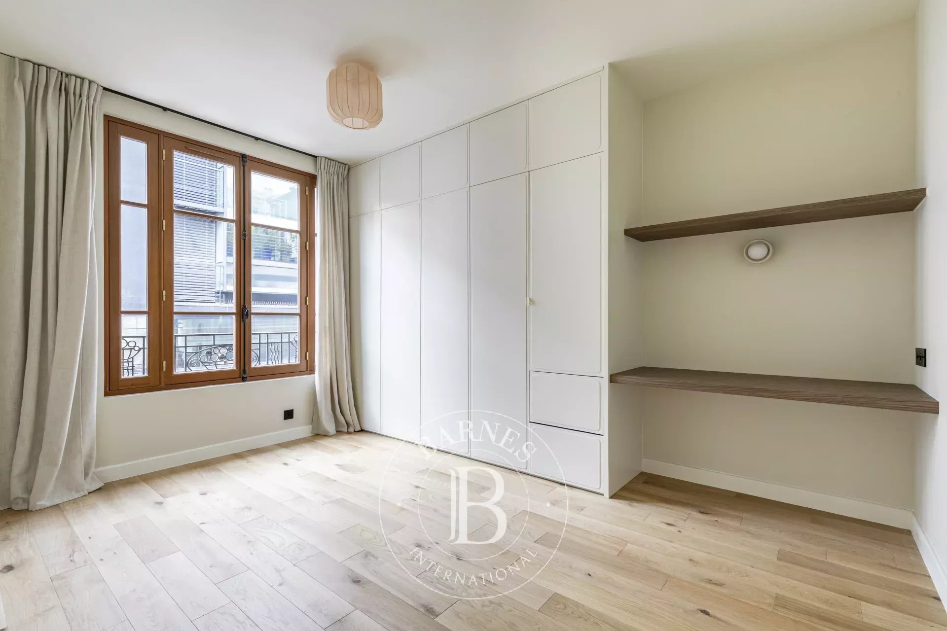 Paris  - House 4 Bedrooms - picture 10