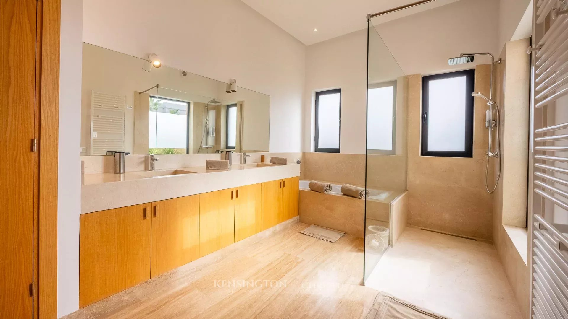 6 Bedroom Villa/Townhouse's Image 21
