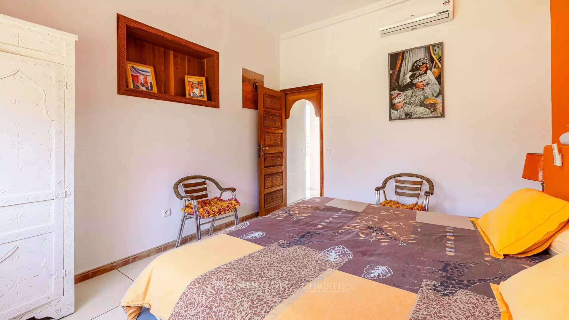 7 Bedroom Villa/Townhouse's Image 37