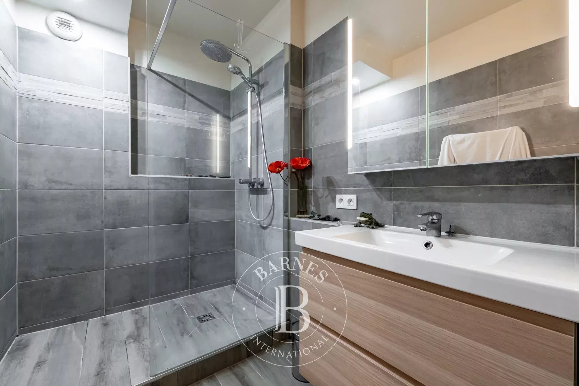 Daire Paris 20ème - picture 10