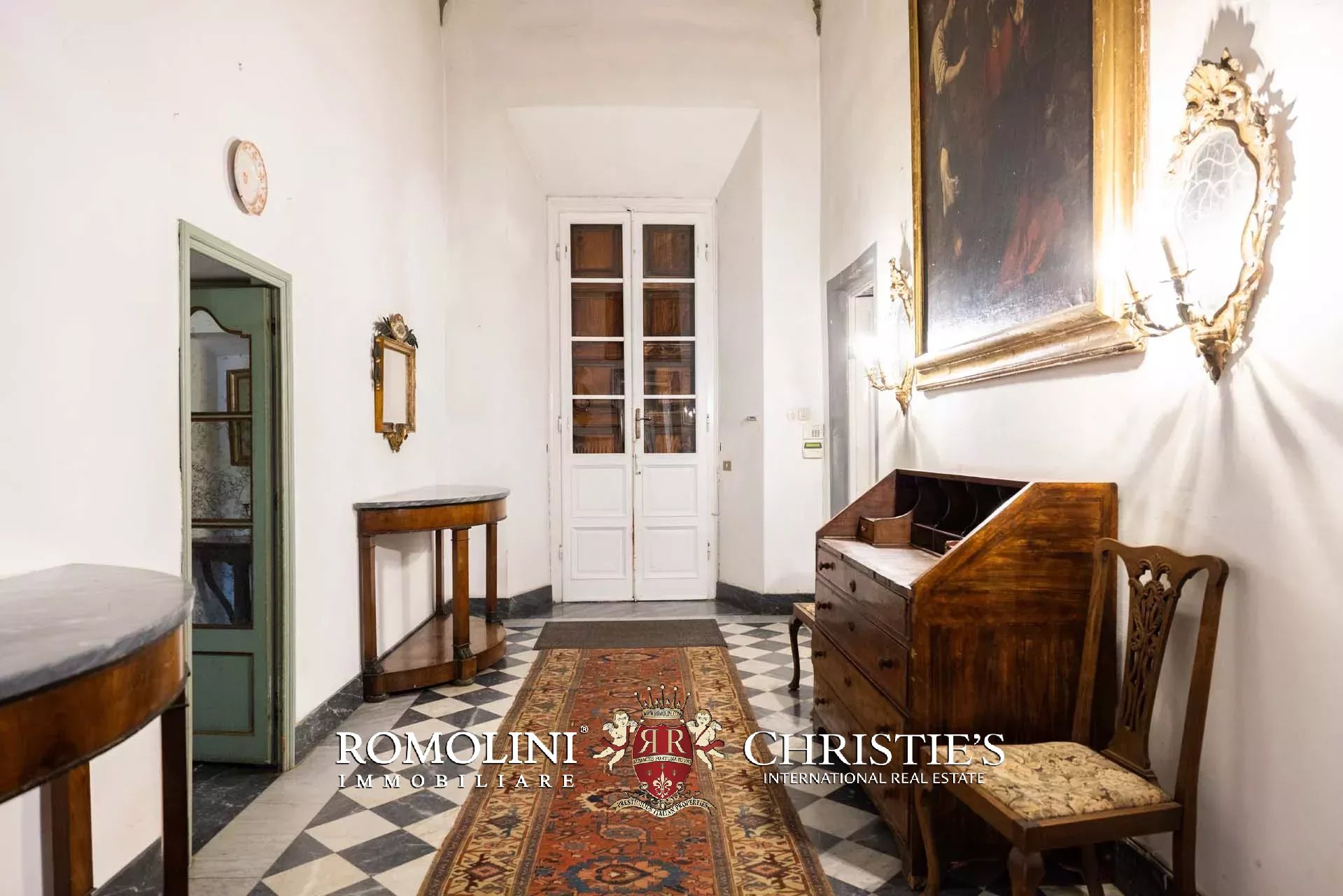 14 Bedroom Villa/Townhouse's Image 76