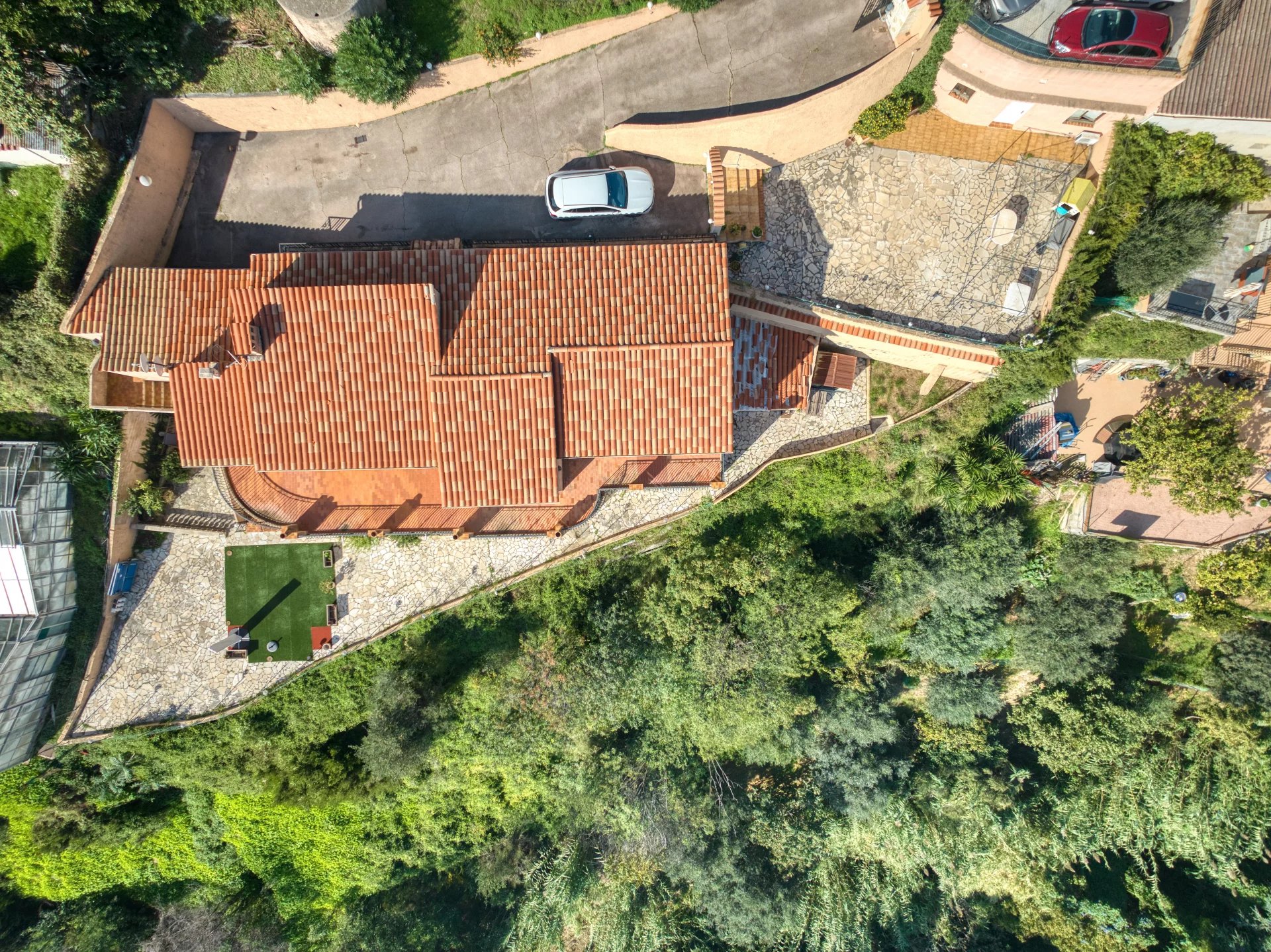 Èze – Villa de Prestige avec Vue Mer et Fort Potentiel – À 6 km de Monaco