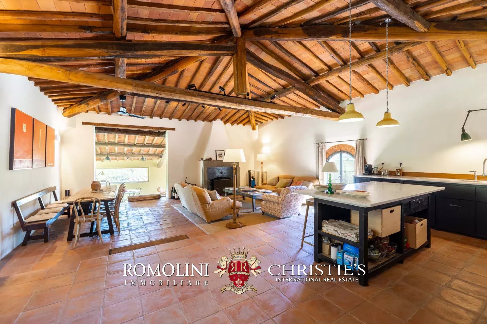5 Bedroom Vineyard's Image 38
