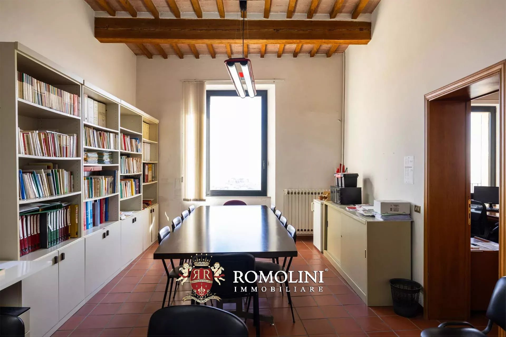 8 Bedroom Villa/Townhouse's Image 28