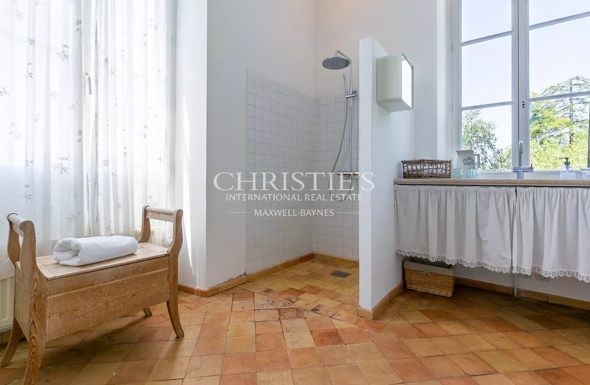 11 Bedroom Villa/Townhouse's Image 12