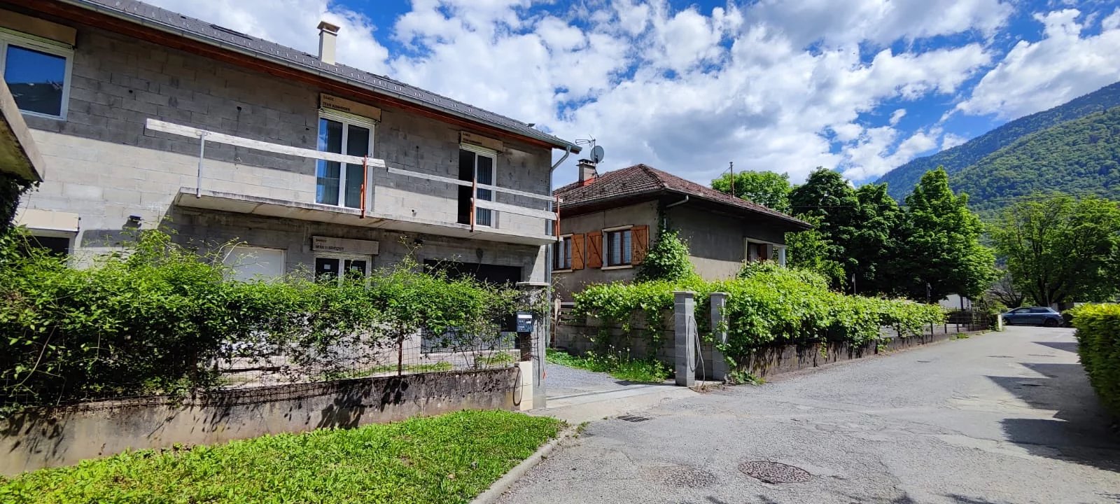 Maison de deux appartements individuels avec potentiel de création supplémentaire