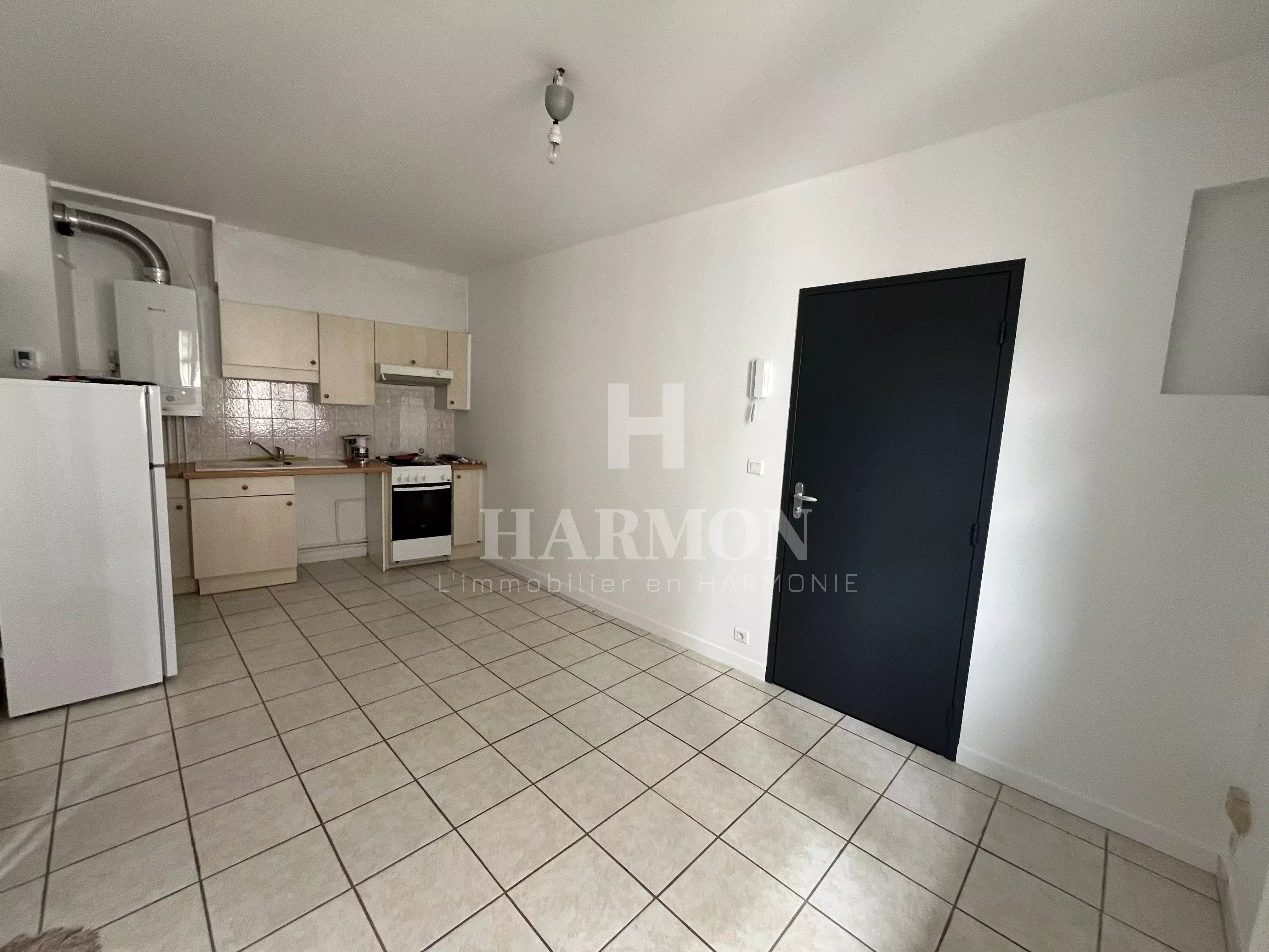 Unfurnished T2 apartment in CV d'Oloron