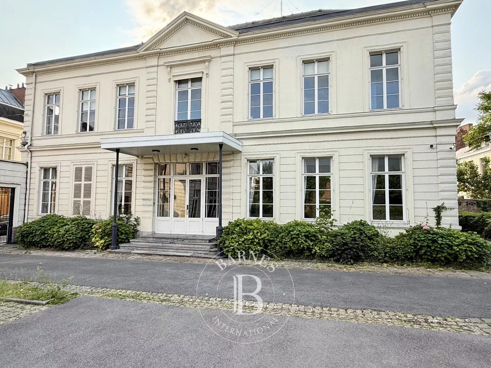 Hôtel particulier Valenciennes  -  ref 85949463 (picture 1)