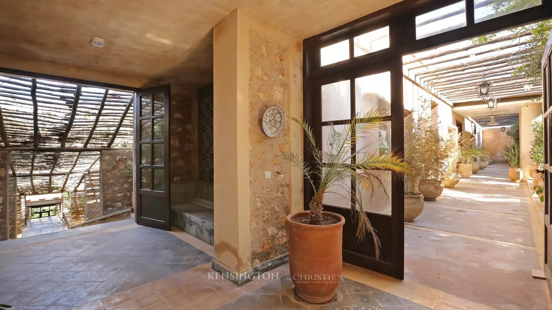 6 Bedroom Villa/Townhouse's Image 18