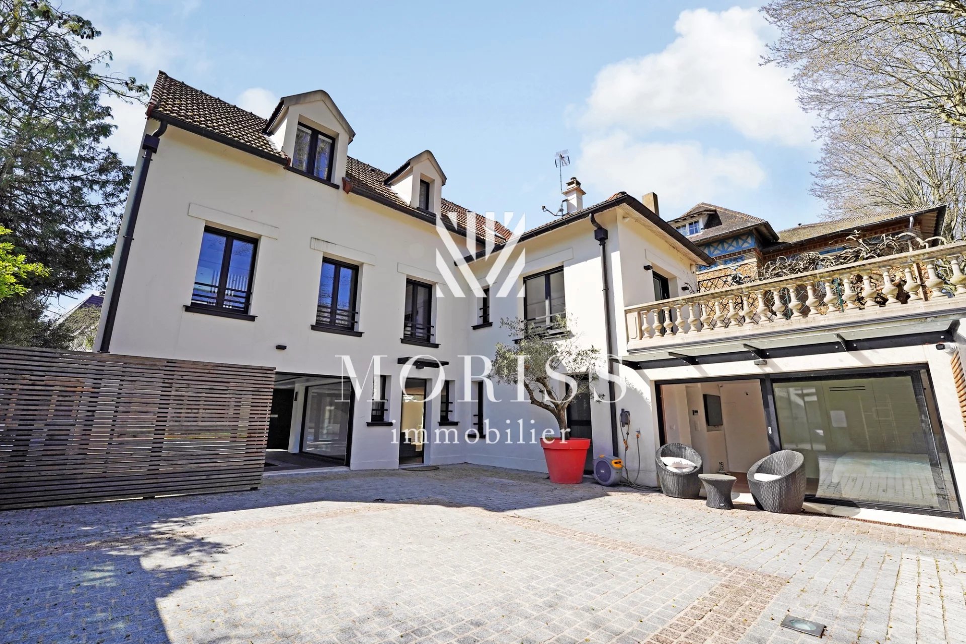 Saint-Maur-Des-Fossés Maison de 7 pièces + piscine et jardin - Image 1