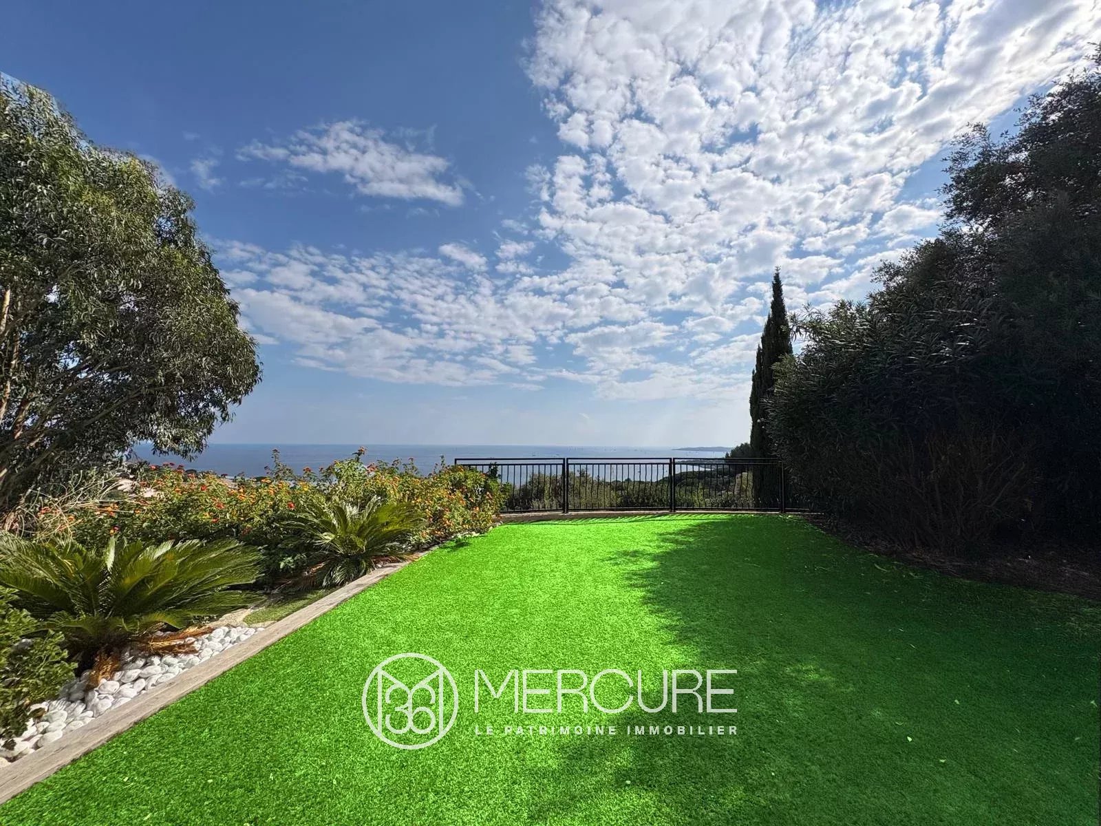 Sainte-Maxime – villa rénovée – emplacement et vue exceptionnels - 21443CA