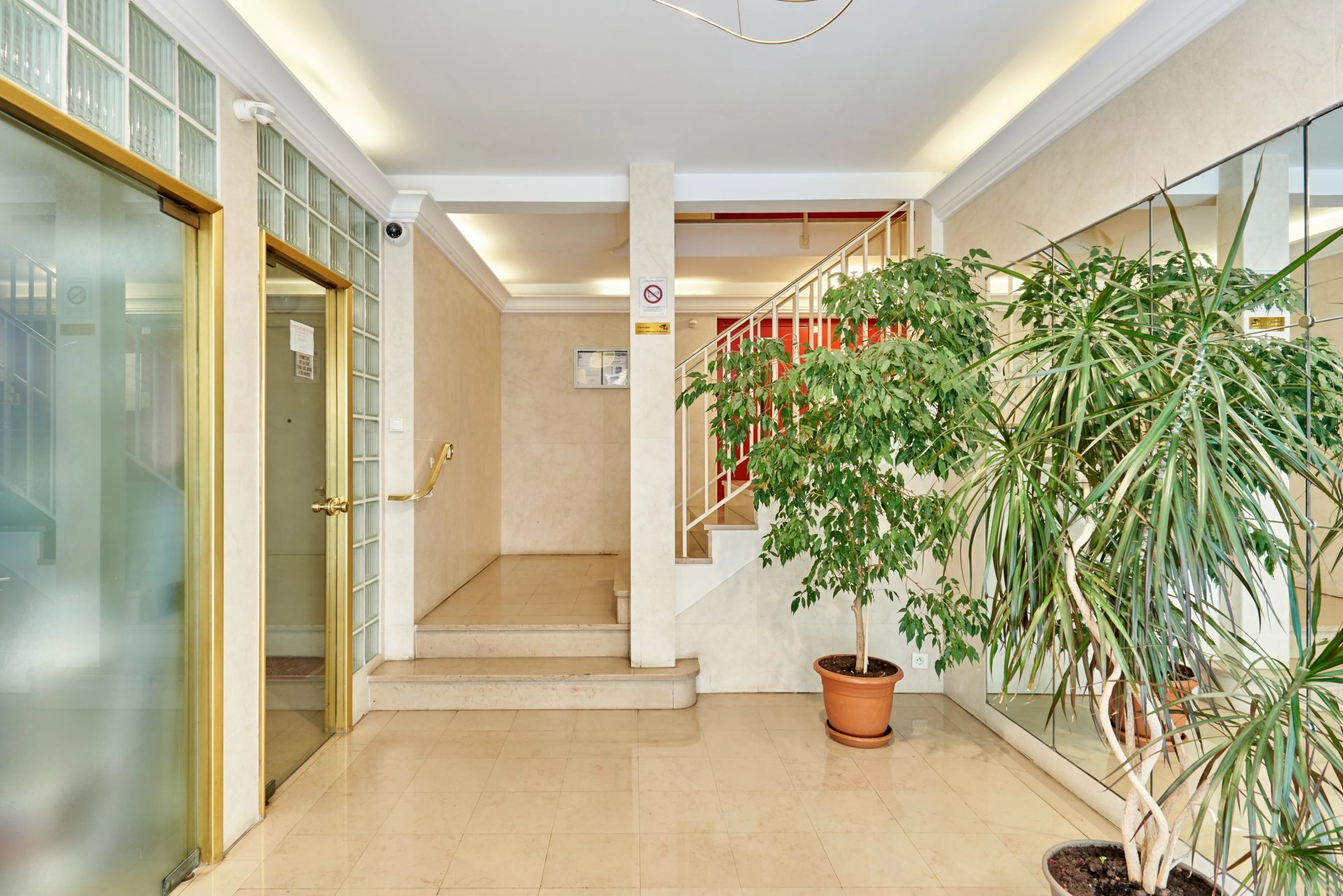 2 Bedroom Apartment/Flat's Image 7