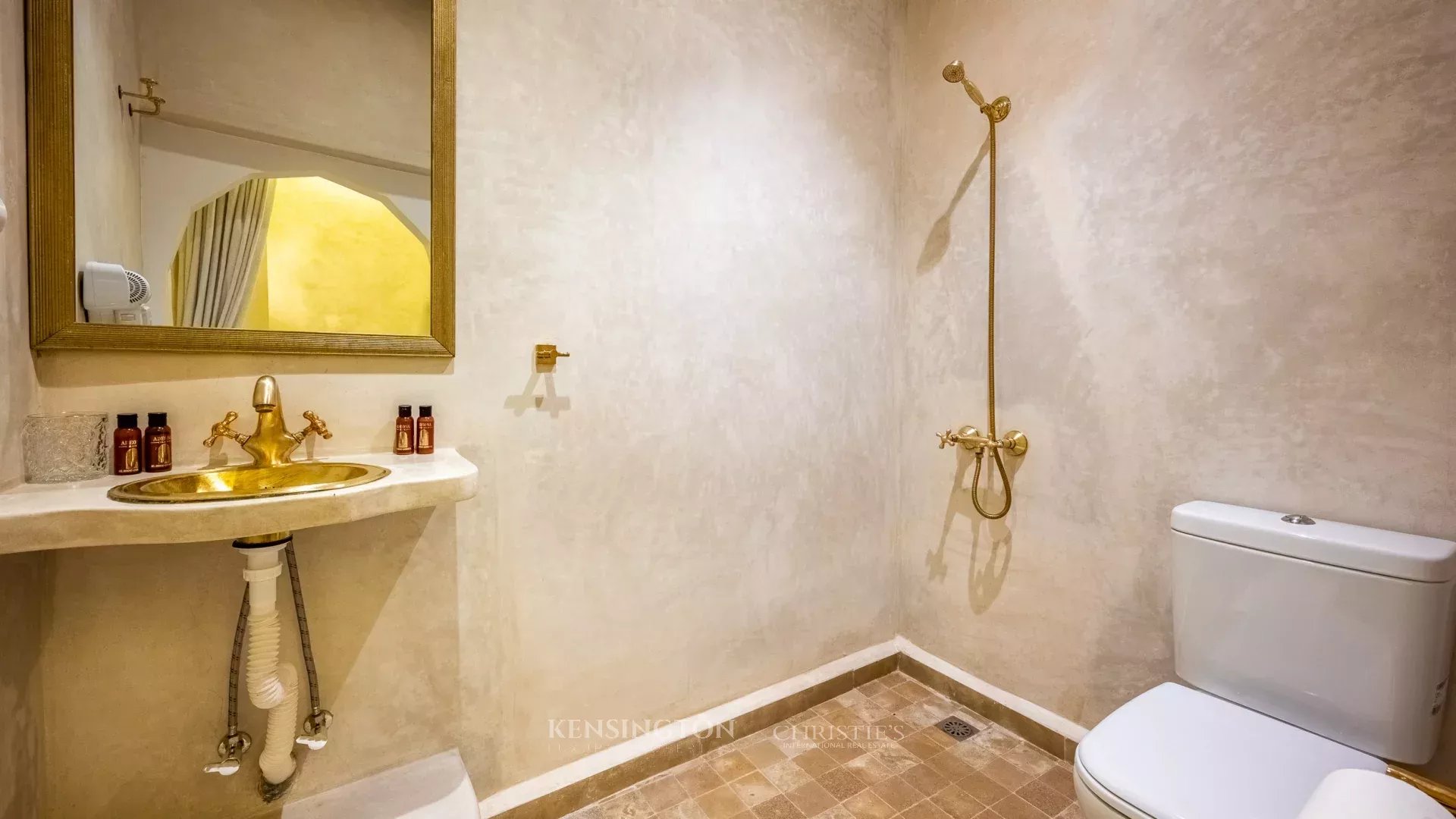8 Bedroom Villa/Townhouse's Image 36