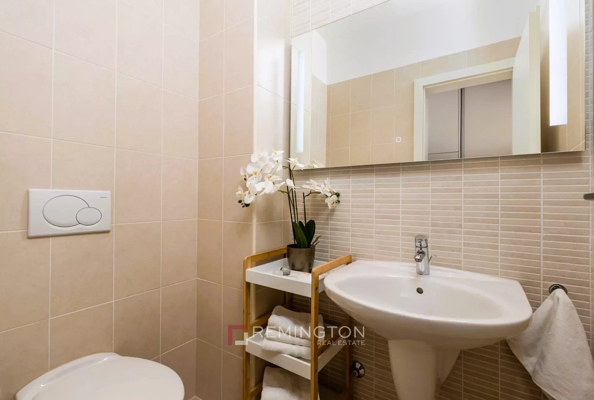 2 Bedroom Apartment/Flat's Image 8