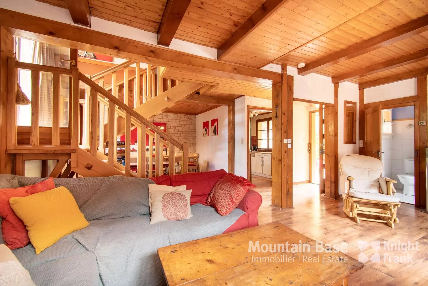 Photo of 6 bedroom chalet in a sought-after area