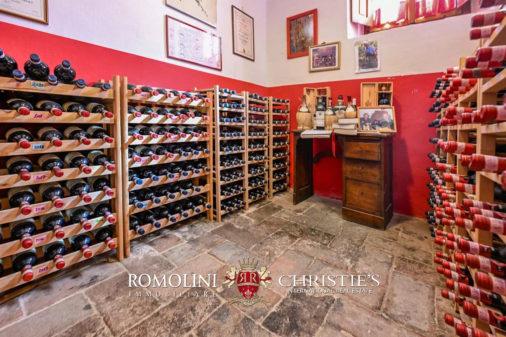 17 Bedroom Vineyard's Image 36