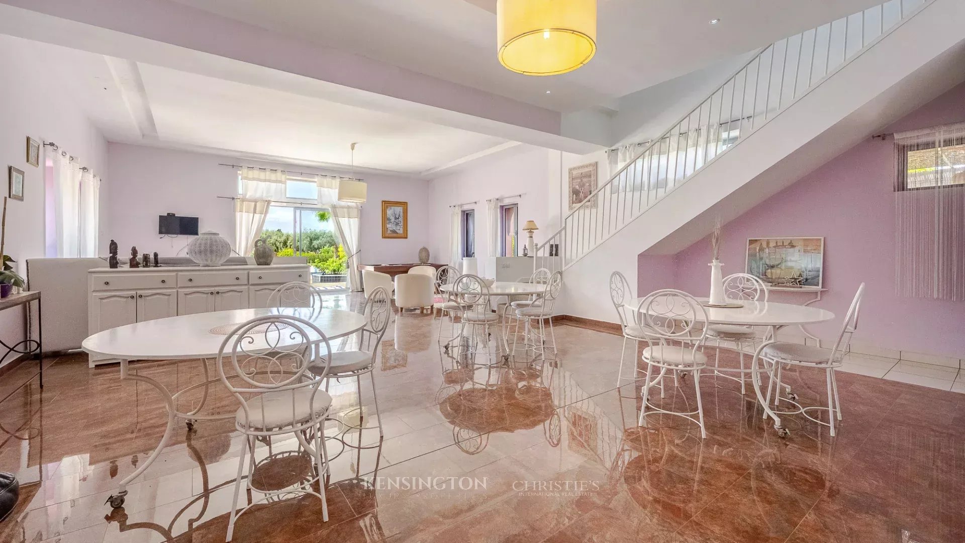 7 Bedroom Villa/Townhouse's Image 9