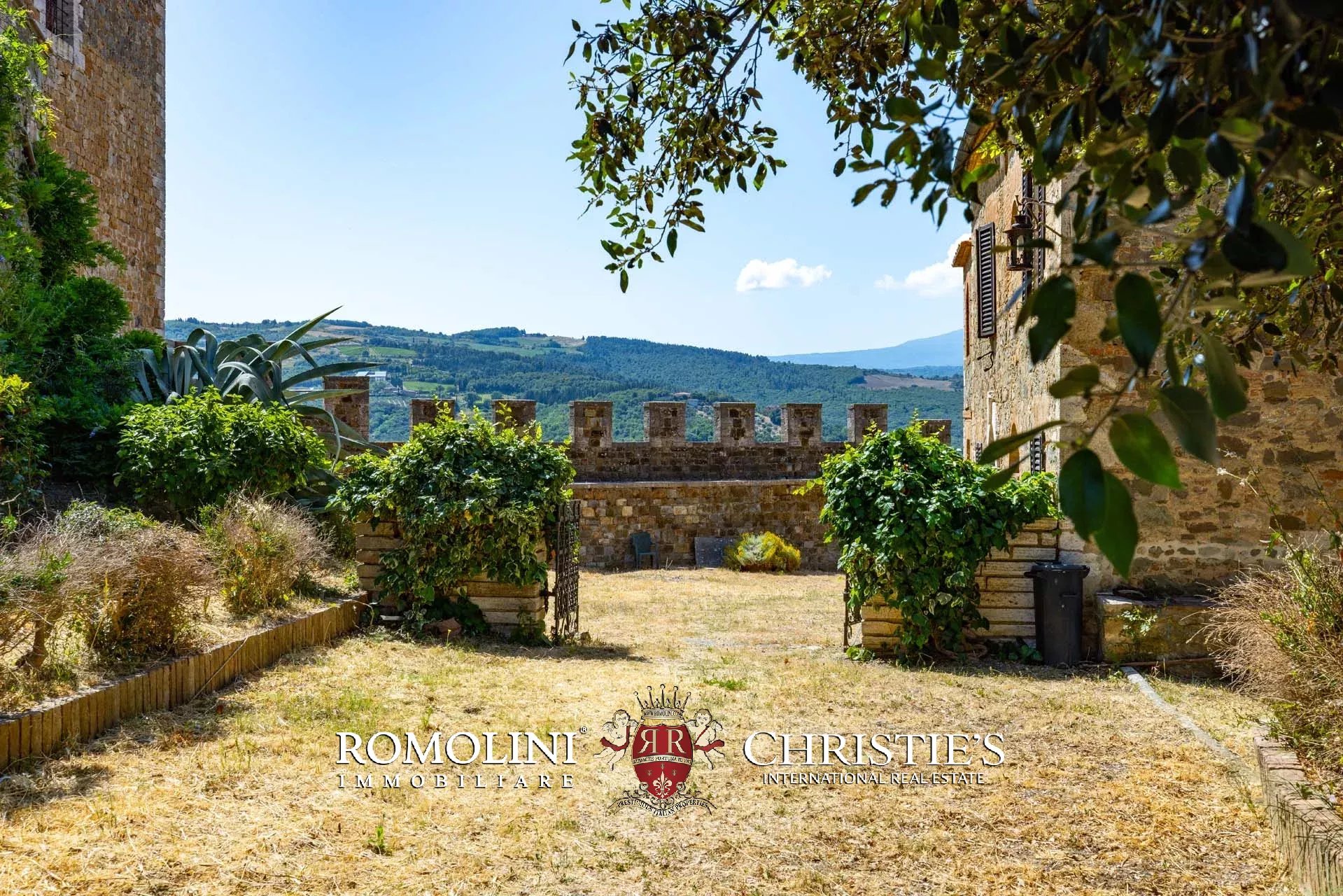 37 Bedroom Chateau's Image 16