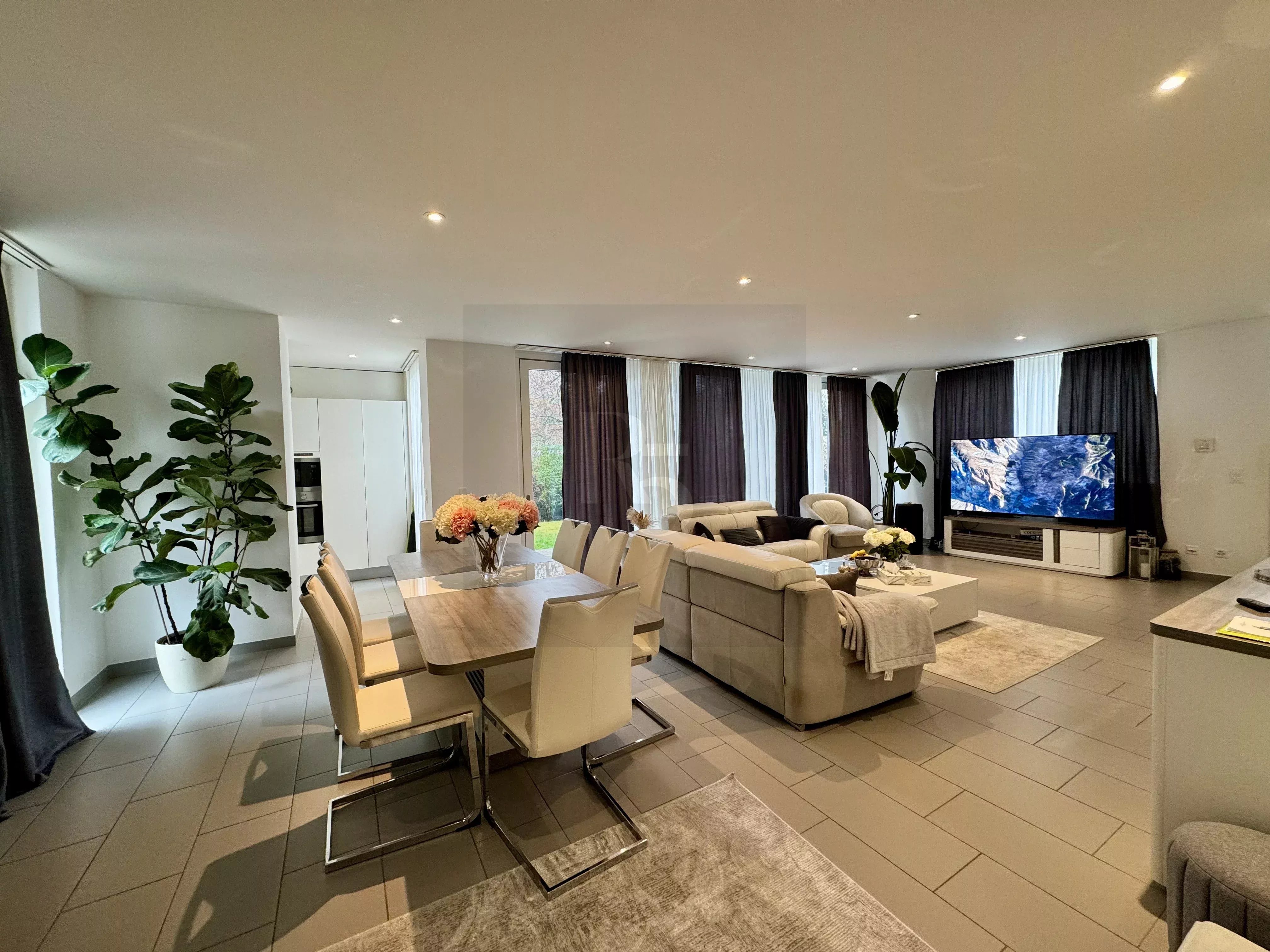 Modern 4-Bedroom House with Garden in Chêne-Bougeries — photo 3